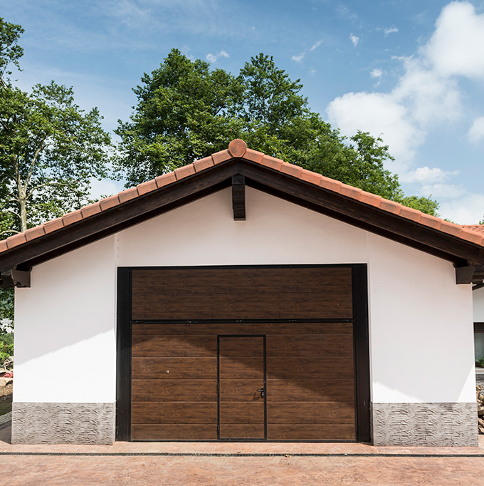 Puerta de garaje basculante